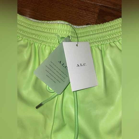 New! A.L.C. Vegan Leather Green Shorts 💚 size 4 NWT! - Picture 14 of 16